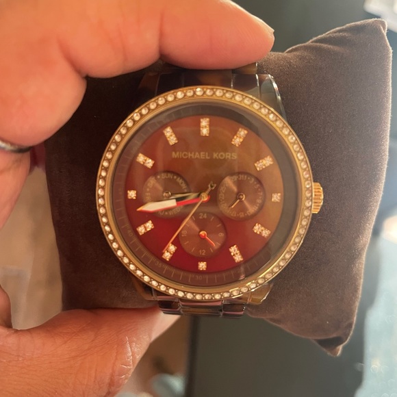 Michael Kors Tortoise Watch MK 5280 - Picture 7 of 10